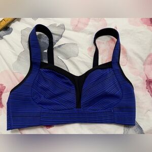 lululemon athletica Blue and Black Sports Bra tata tamer 34C supportive comfy